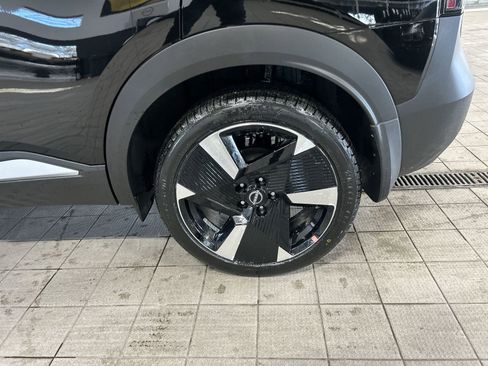 New 2026 Nissan Kicks SR w/ SR Premium Package image 12