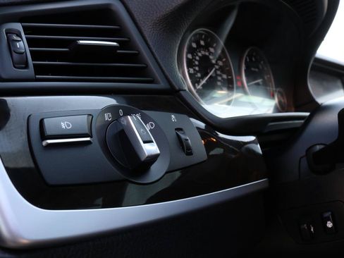 Used 2012 BMW 535i xDrive Sedan AWD/4WD image 19