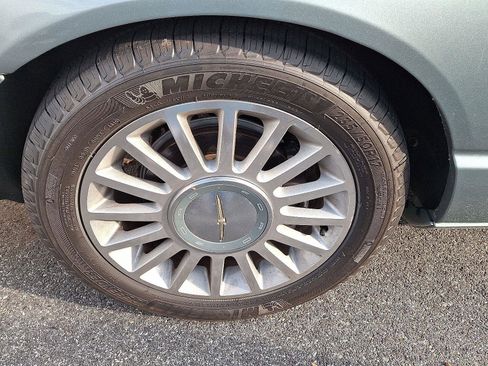 Used 2004 Ford Thunderbird Pacific Coast image 9