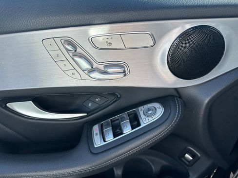Used 2019 Mercedes-Benz GLC 300 image 5