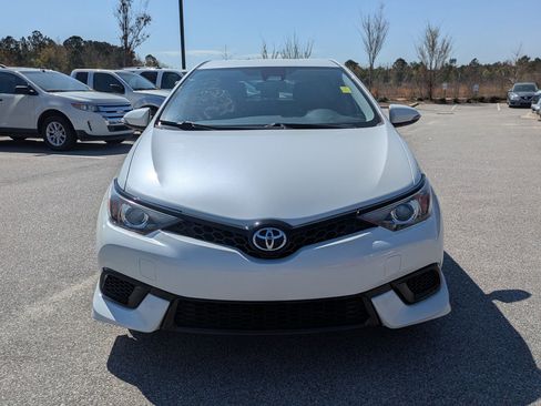 Used 2017 Toyota Corolla iM image 9