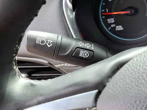 Used 2023 Chevrolet Traverse LT image 25