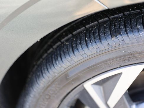 Used 2025 Hyundai Elantra SEL image 11