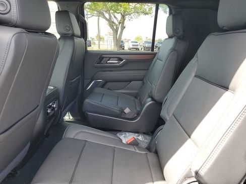 New 2026 GMC Yukon XL Denali w/ Sun & Power Step Package AWD/4WD image 11