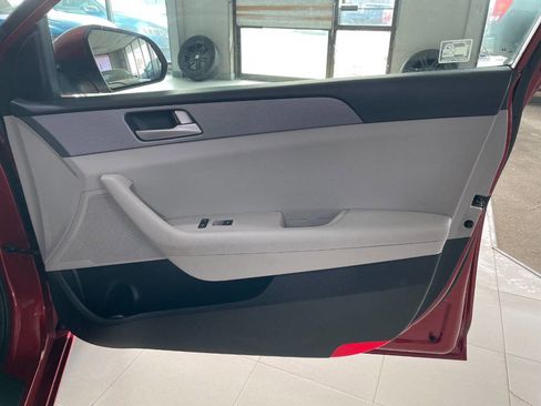 Used 2016 Hyundai Sonata SE w/ Cargo Package image 25