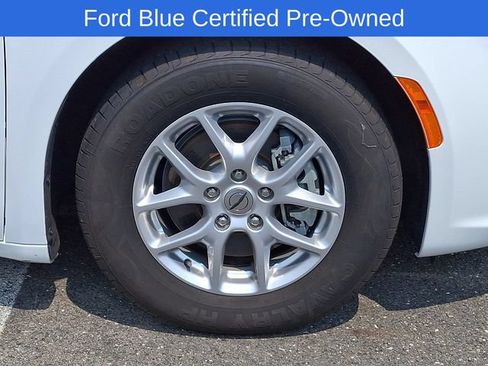 Used 2023 Chrysler Pacifica Touring-L FWD image 9