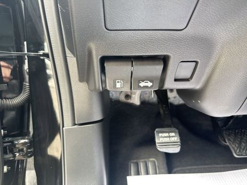 Used 2024 Nissan Murano SV w/ SV Midnight Edition Package image 16