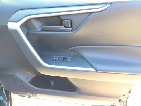 Certified 2025 Toyota RAV4 LE AWD/4WD image 19