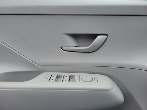 New 2026 Hyundai Kona SE image 13