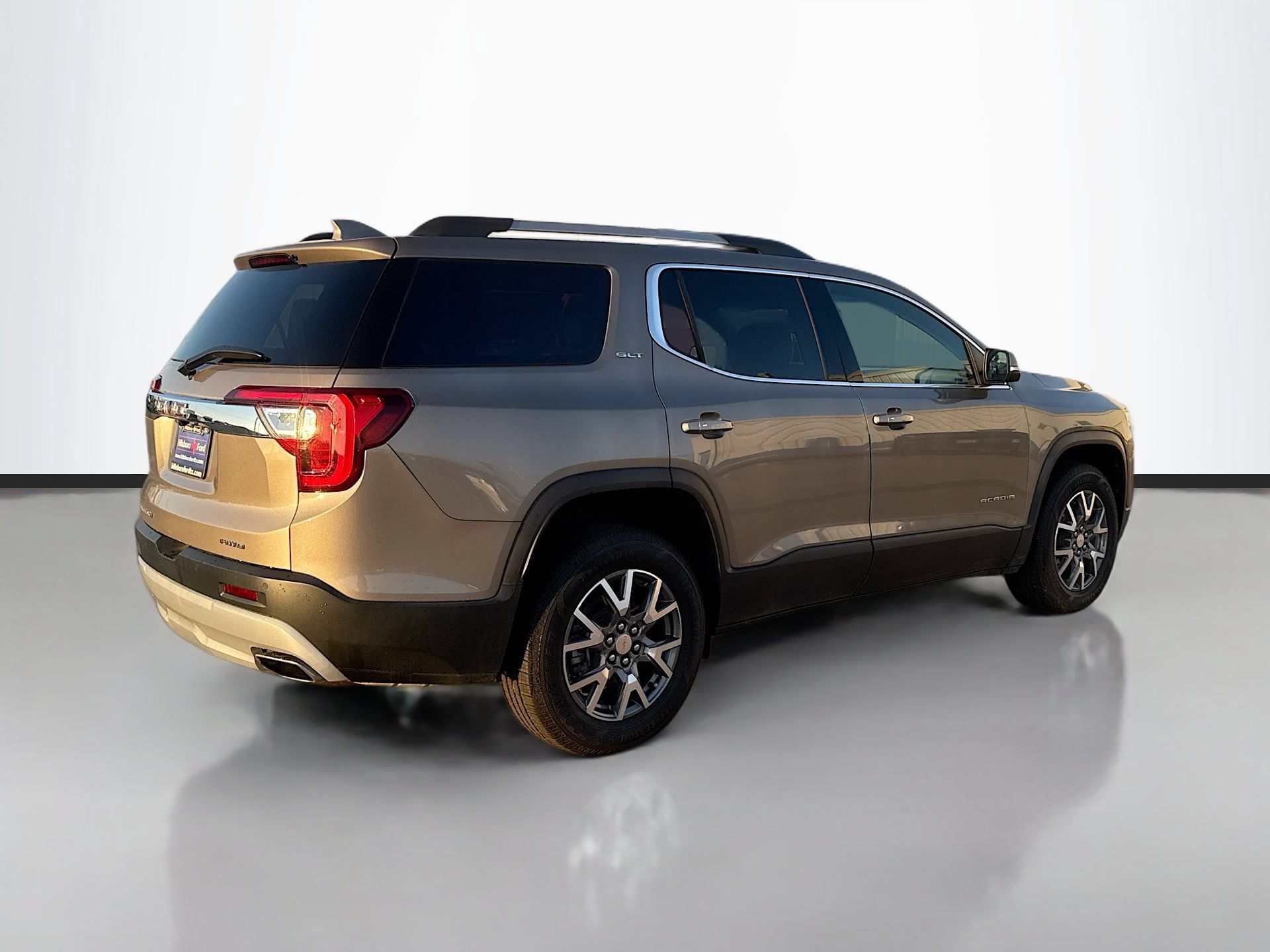 Used 2023 GMC Acadia SLT AWD/4WD image 5