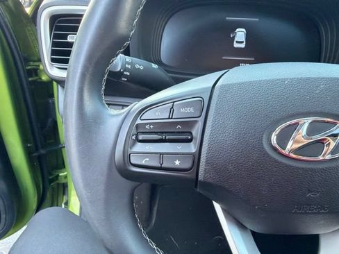Used 2024 Hyundai Venue SEL FWD image 17