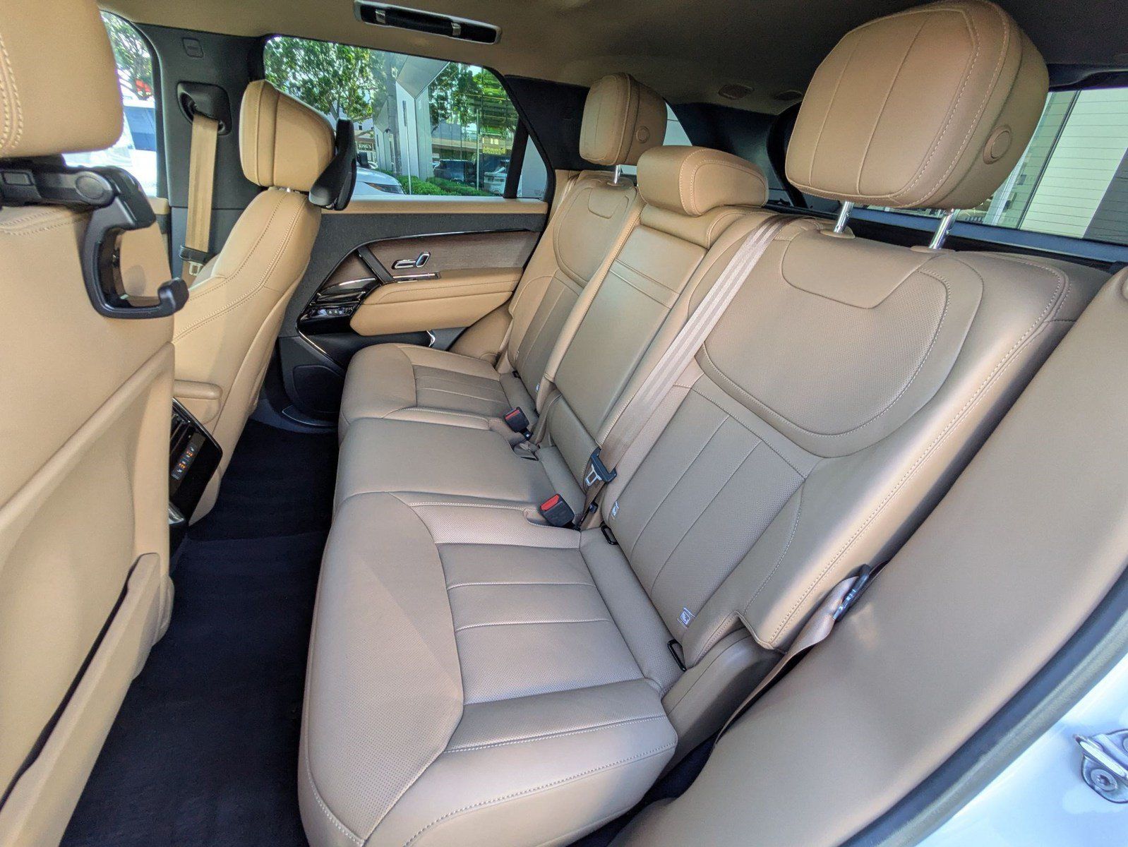 Used 2024 Land Rover Range Rover Sport SE AWD/4WD image 23
