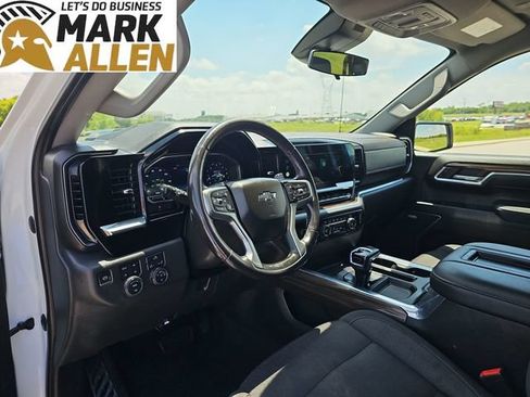 Used 2022 Chevrolet Silverado 1500 LT Trail Boss w/ Convenience Package II AWD/4WD image 10