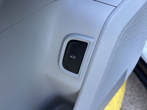 New 2026 GMC Terrain Denali w/ LPO, Black Badging Package image 25