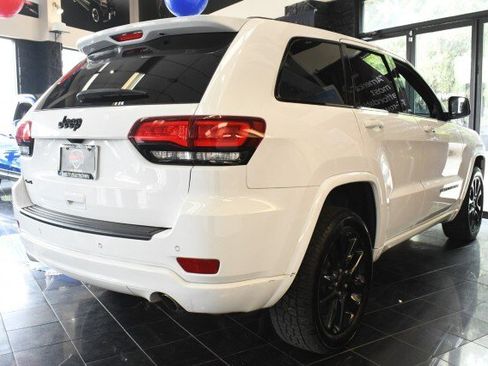 Used 2021 Jeep Grand Cherokee Laredo X AWD/4WD image 12