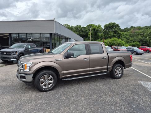 Used 2019 Ford F150 XLT w/ Equipment Group 302A Luxury AWD/4WD image 2