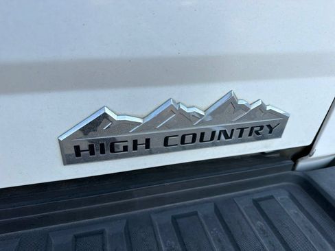 Used 2016 Chevrolet Silverado 2500 High Country w/ High Country Premium Package AWD/4WD image 10