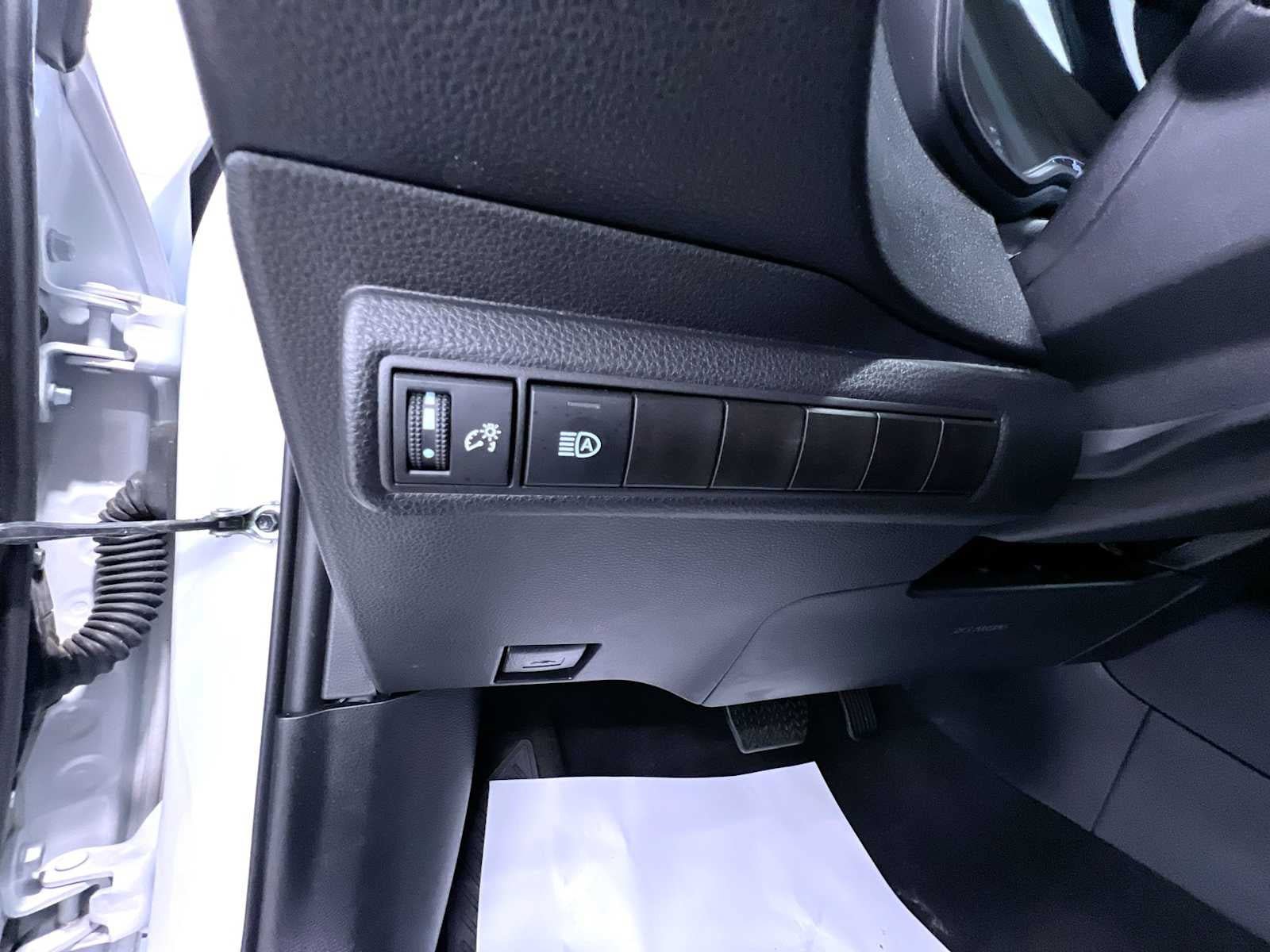 Used 2025 Toyota Corolla LE FWD image 16