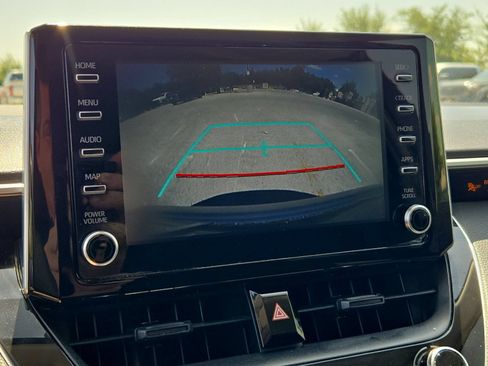 Used 2020 Toyota Corolla LE FWD image 16