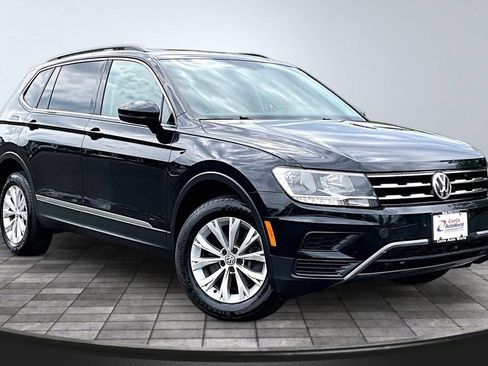 Used 2018 Volkswagen Tiguan SE w/ Panoramic Sunroof Package AWD/4WD image 3