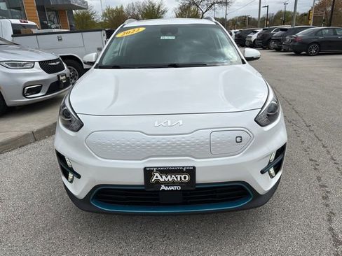 Used 2022 Kia Niro EX Premium w/ Cold Weather Package FWD image 3