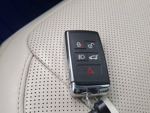 Used 2019 Land Rover Range Rover HSE AWD/4WD image 28