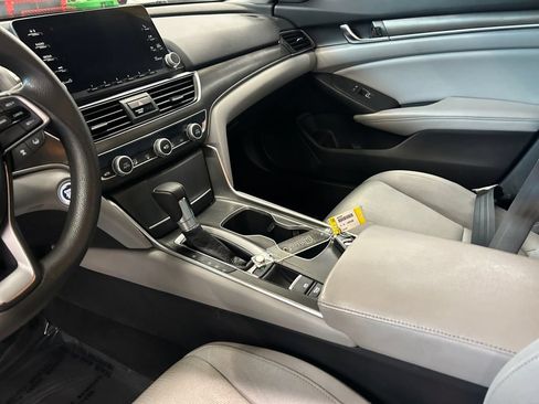 Used 2018 Honda Accord LX image 11
