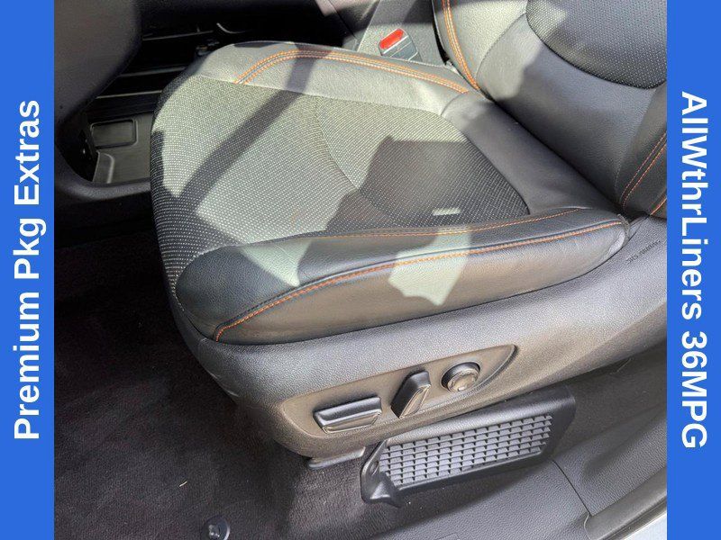Used 2024 Toyota Sienna XSE w/ XSE Premium Package FWD image 28