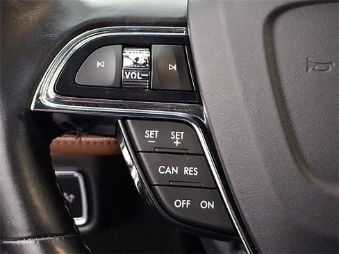 Certified 2023 Lincoln Nautilus Reserve image 23