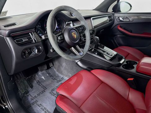 Used 2024 Porsche Macan GTS image 9