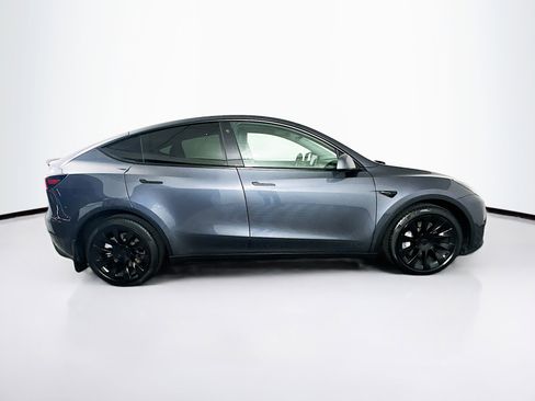 Used 2021 Tesla Model Y Long Range image 10