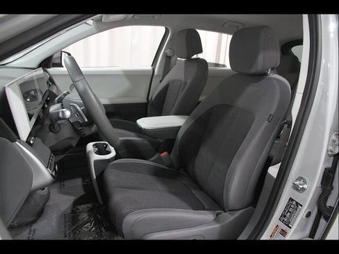 Certified 2024 Hyundai Ioniq 5 SEL AWD/4WD image 5