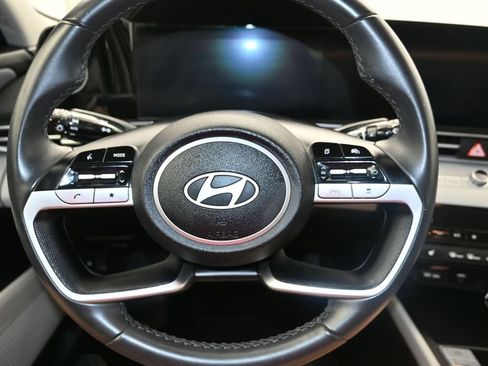 Used 2025 Hyundai Elantra Limited FWD image 14