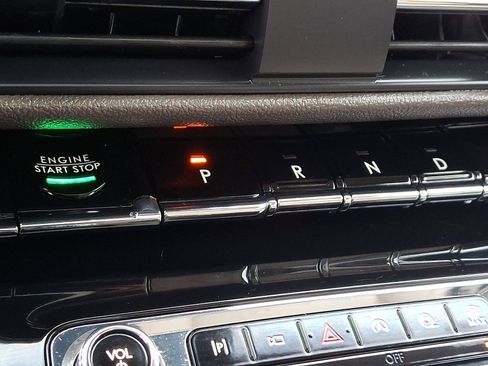 Used 2024 Lincoln Corsair AWD w/ Equipment Group 101A image 15