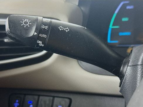 Used 2017 Hyundai Ioniq SEL image 12