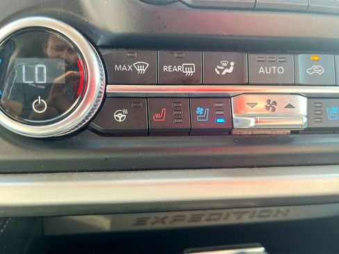 Used 2024 Ford Expedition XLT AWD/4WD image 21