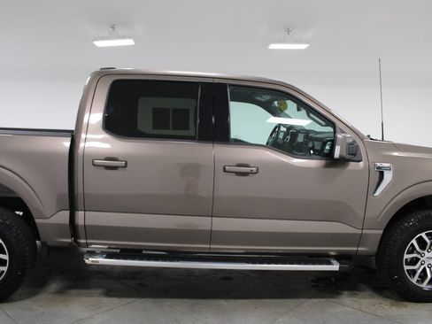 Used 2022 Ford F150 Lariat w/ FX4 Off-Road Package AWD/4WD image 12
