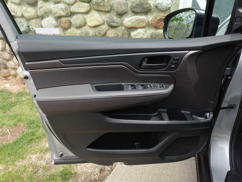 Certified 2024 Honda Odyssey EX-L image 10