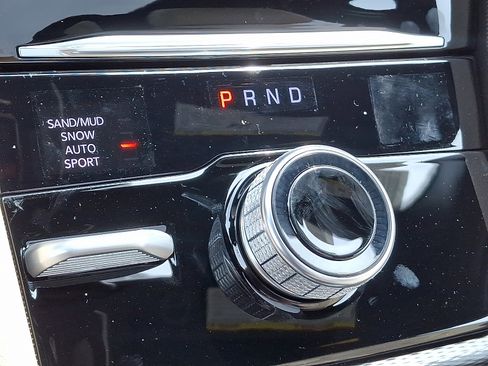 New 2025 Jeep Grand Cherokee Limited w/ Luxury Tech Group II image 11