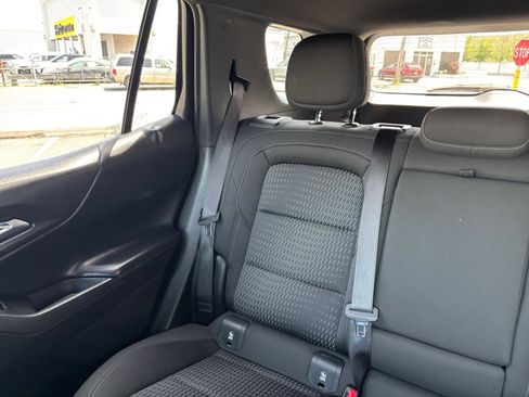 Used 2025 Chevrolet Equinox LT FWD image 38