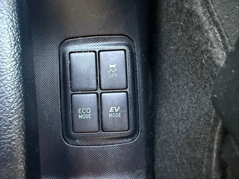 Used 2015 Toyota Prius C One FWD image 30