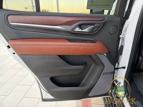 Used 2023 GMC Yukon Denali Ultimate w/ LPO, Floor Liner Package image 23