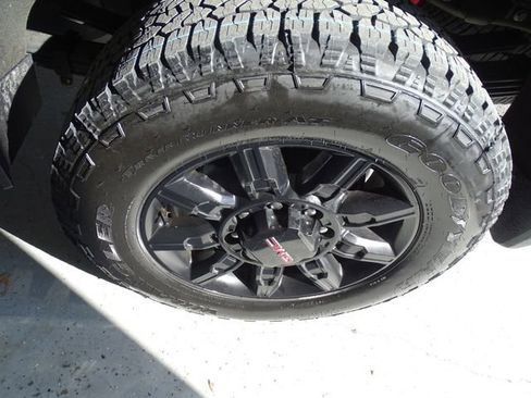 Used 2024 GMC Sierra 3500 AT4 w/ Technology Package image 28