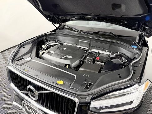 Used 2016 Volvo XC90 T6 Momentum w/ Momentum Plus Package image 19