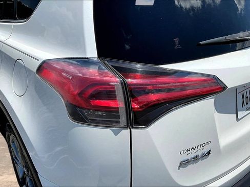 Used 2018 Toyota RAV4 Limited FWD image 25