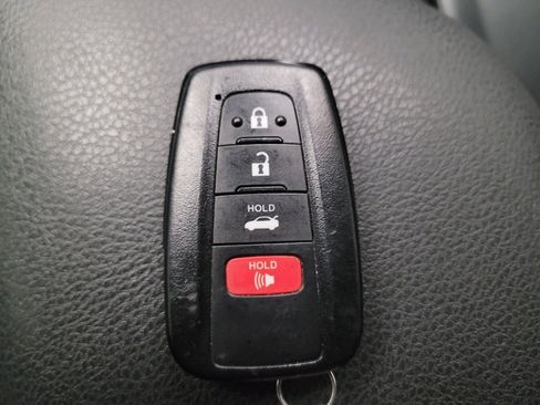 Used 2020 Toyota Camry SE w/ Convenience Package image 32