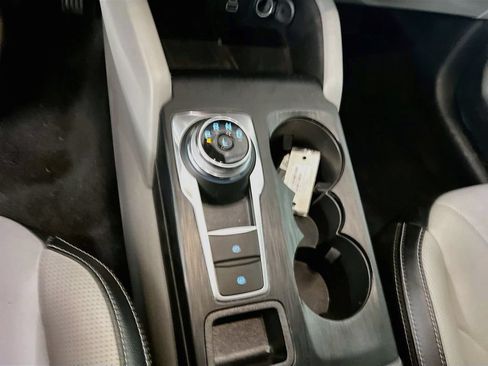 Used 2025 Ford Escape SE w/ PHEV Premium Package FWD image 17