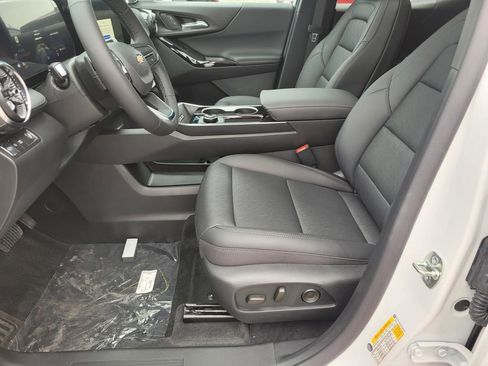New 2026 Chevrolet Equinox LT w/ Convenience Package II FWD image 10