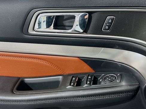 Used 2019 Ford Explorer XLT w/ Equipment Group 202A image 14