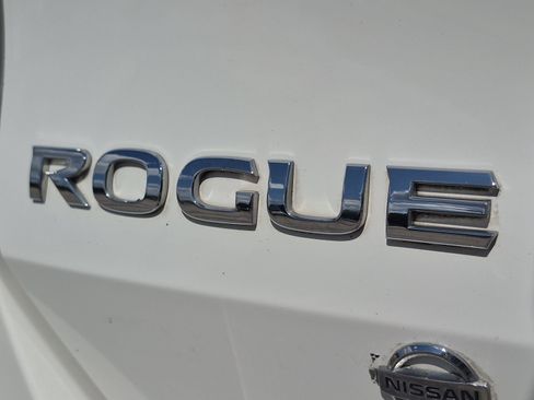 Used 2016 Nissan Rogue S AWD/4WD image 30